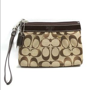 ❌SOLD!❌ NWT Coach signature pleated Wristlet